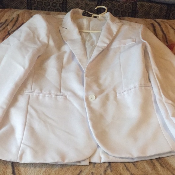 Red suit - Picture 2 of 2